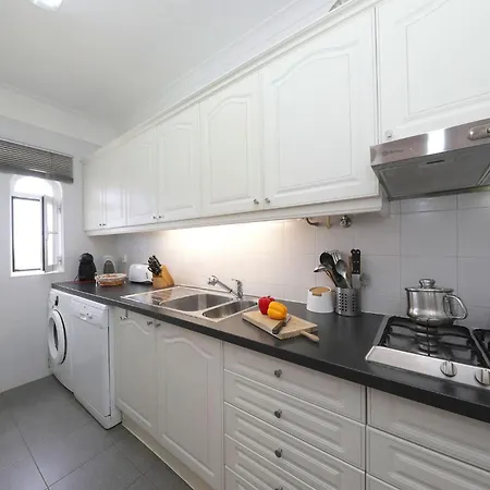 Seaview - Adorable Flat With Pool